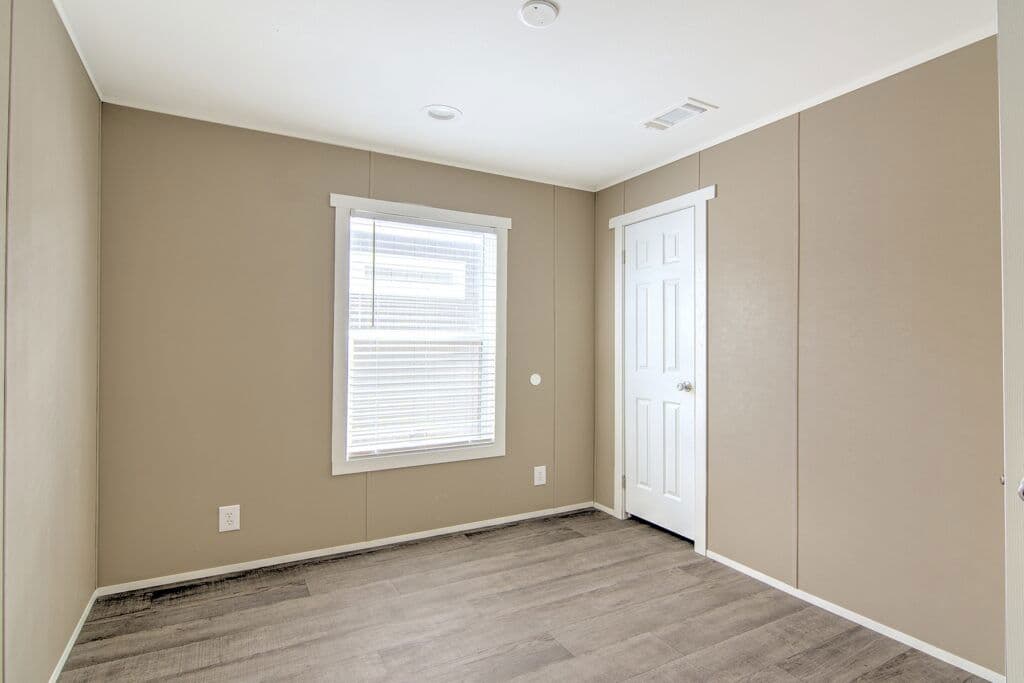 Phoenix 9277 interior home features