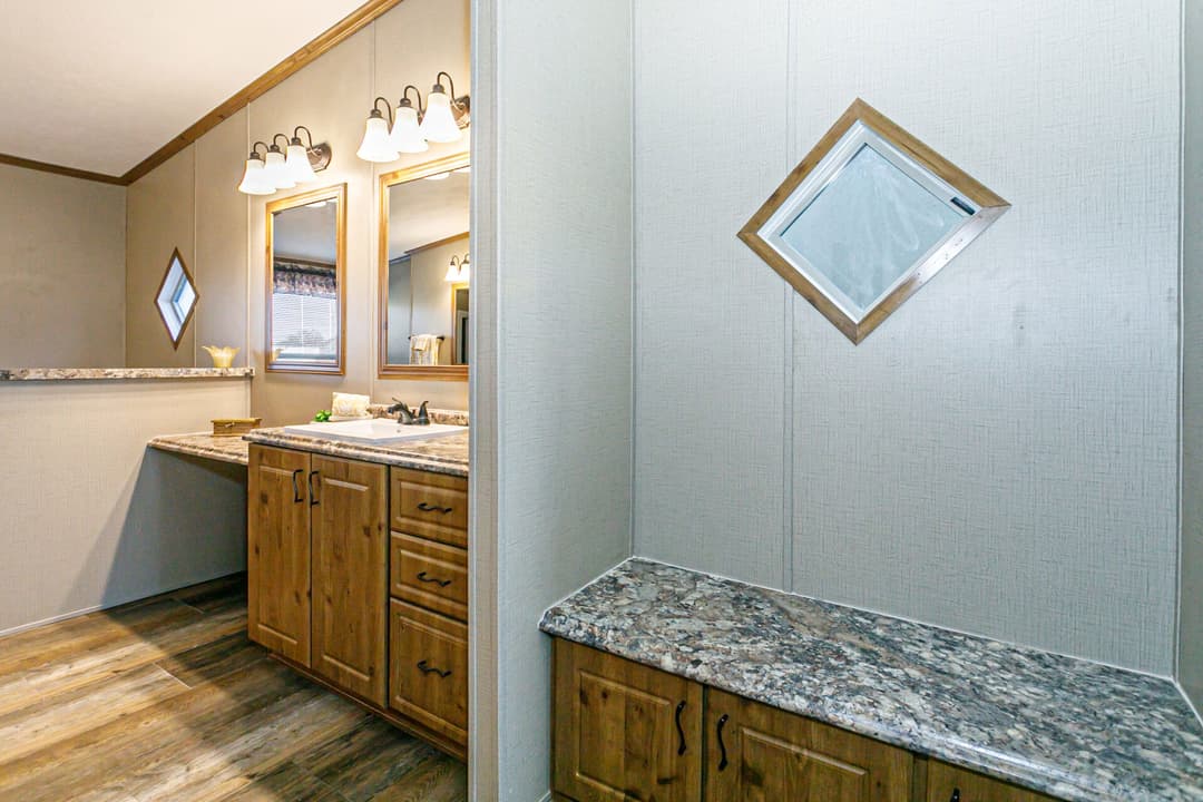 Doublewide h-3672-43a bathroom home features