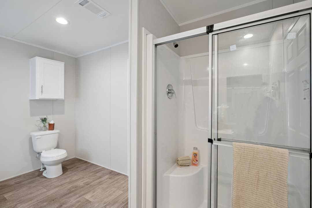 Trailblazer bathroom home features