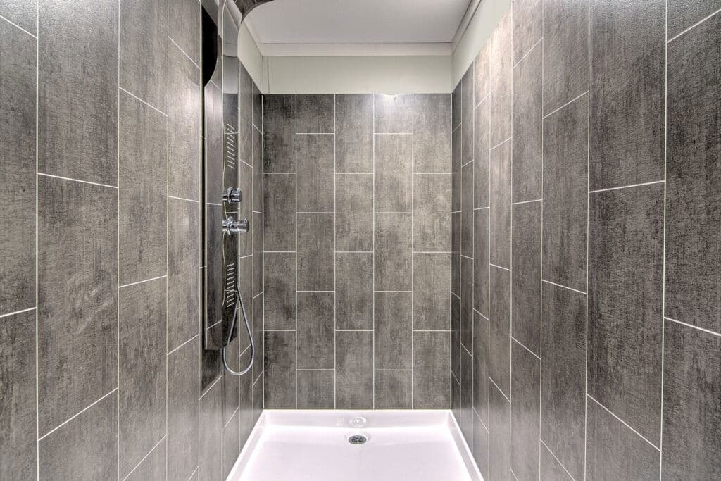 Bella 9876 bathroom home features