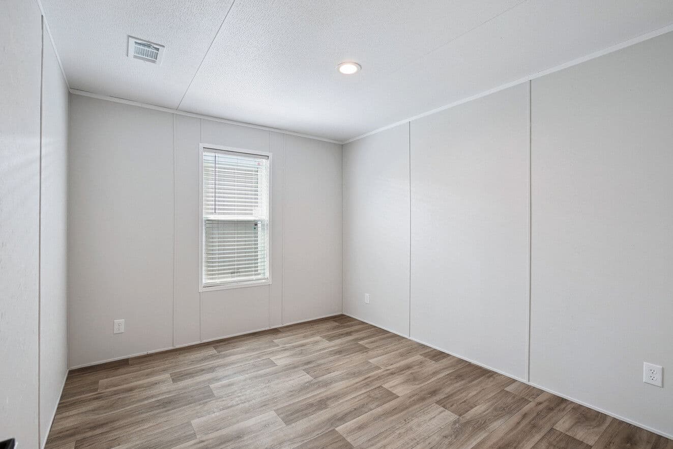 Valor 16763n  interior home features