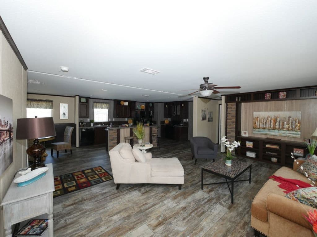 Beebe 2810 interior home features