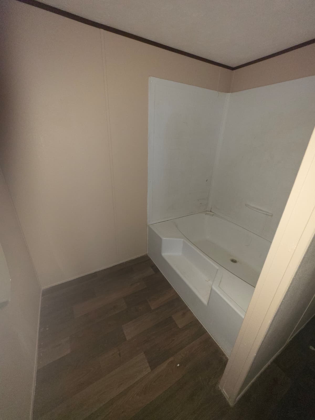 2020 tru triumph (pre-owned) bathroom home features