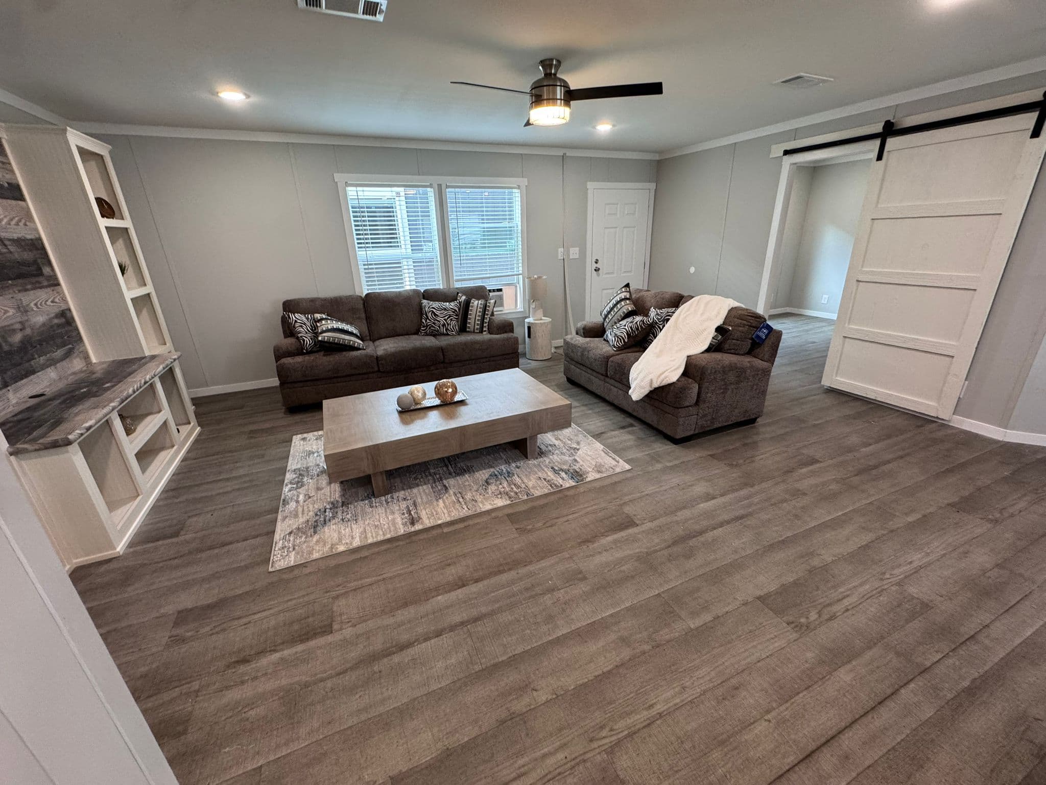 Vela 9456  home features