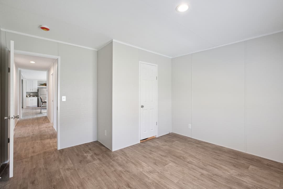 Valuhomes limited 28724p  interior home features