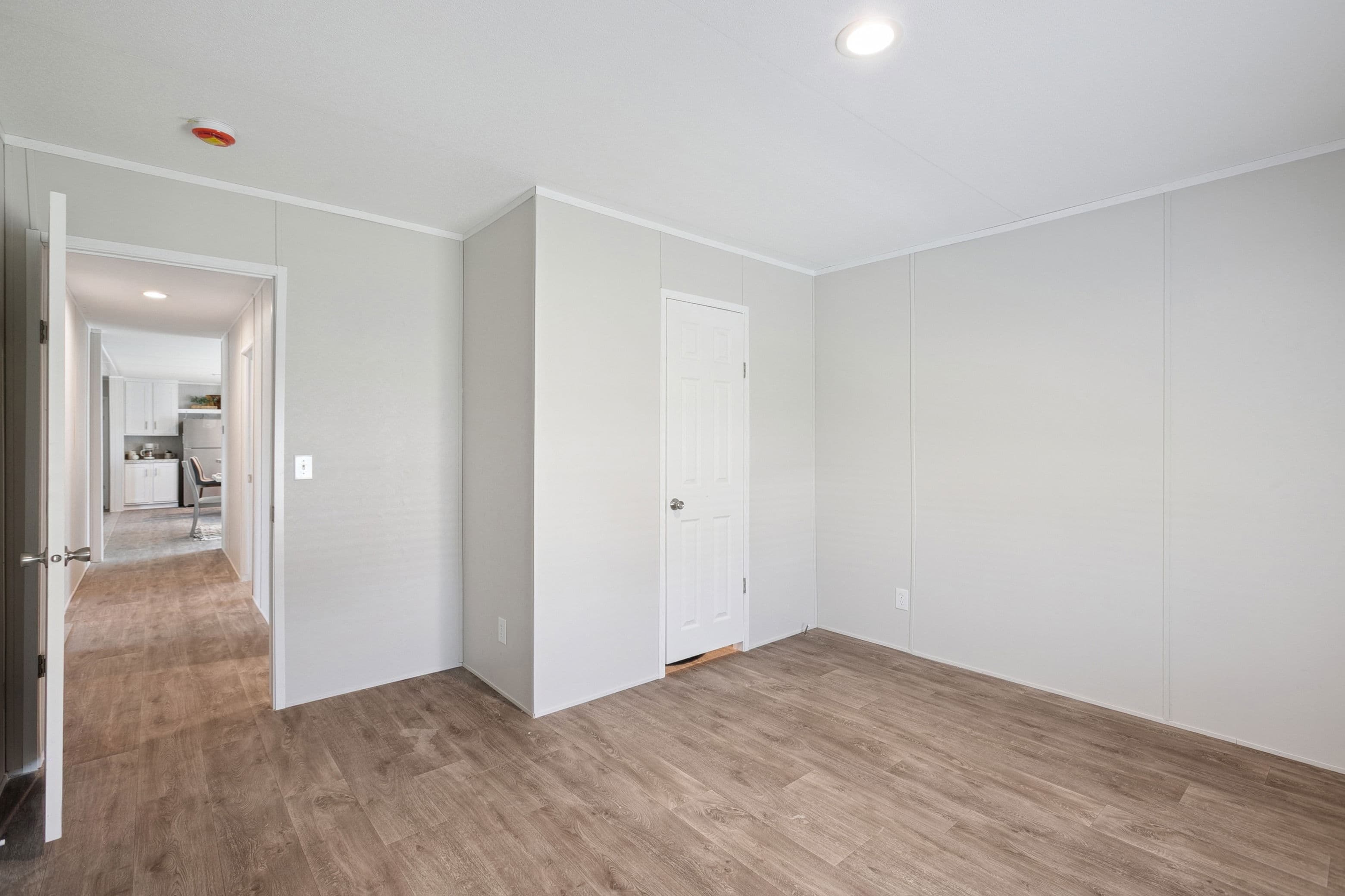 Valuhomes limited 28724p  interior home features