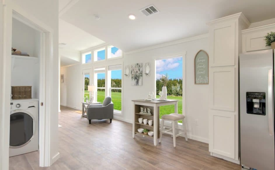 Opal 5663 interior home features