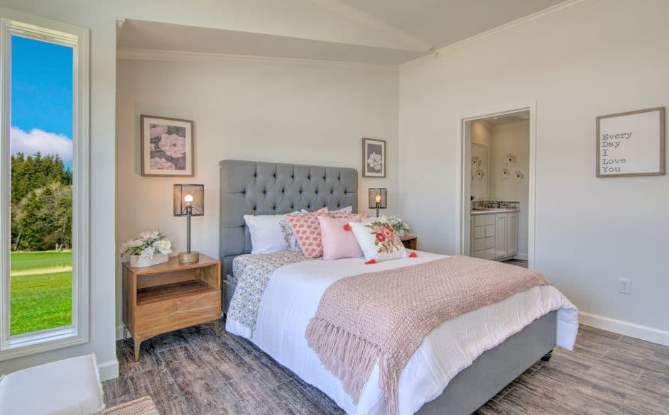 Falcon l40ep8 bedroom home features