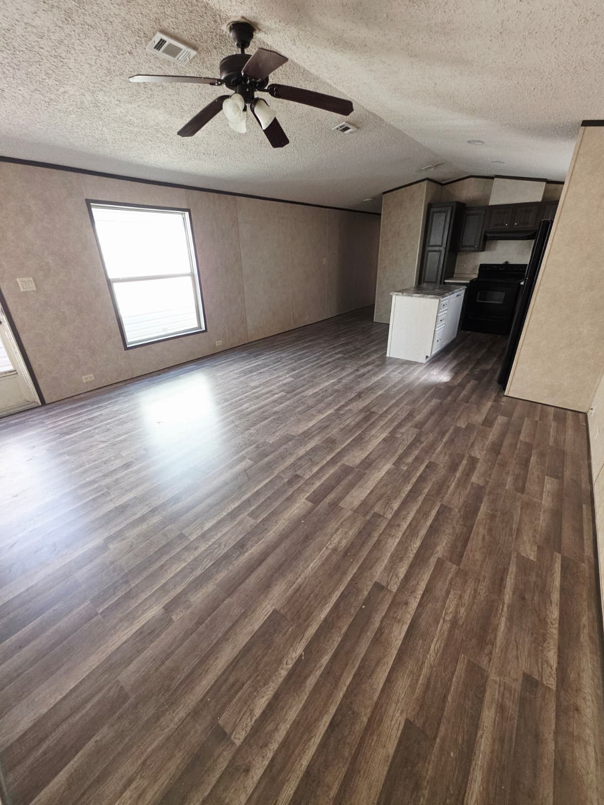 2019 legacy 1664-32c (pre-owned)  home features