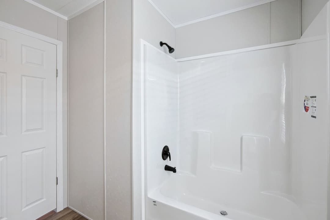 Valor 16763n  bathroom home features