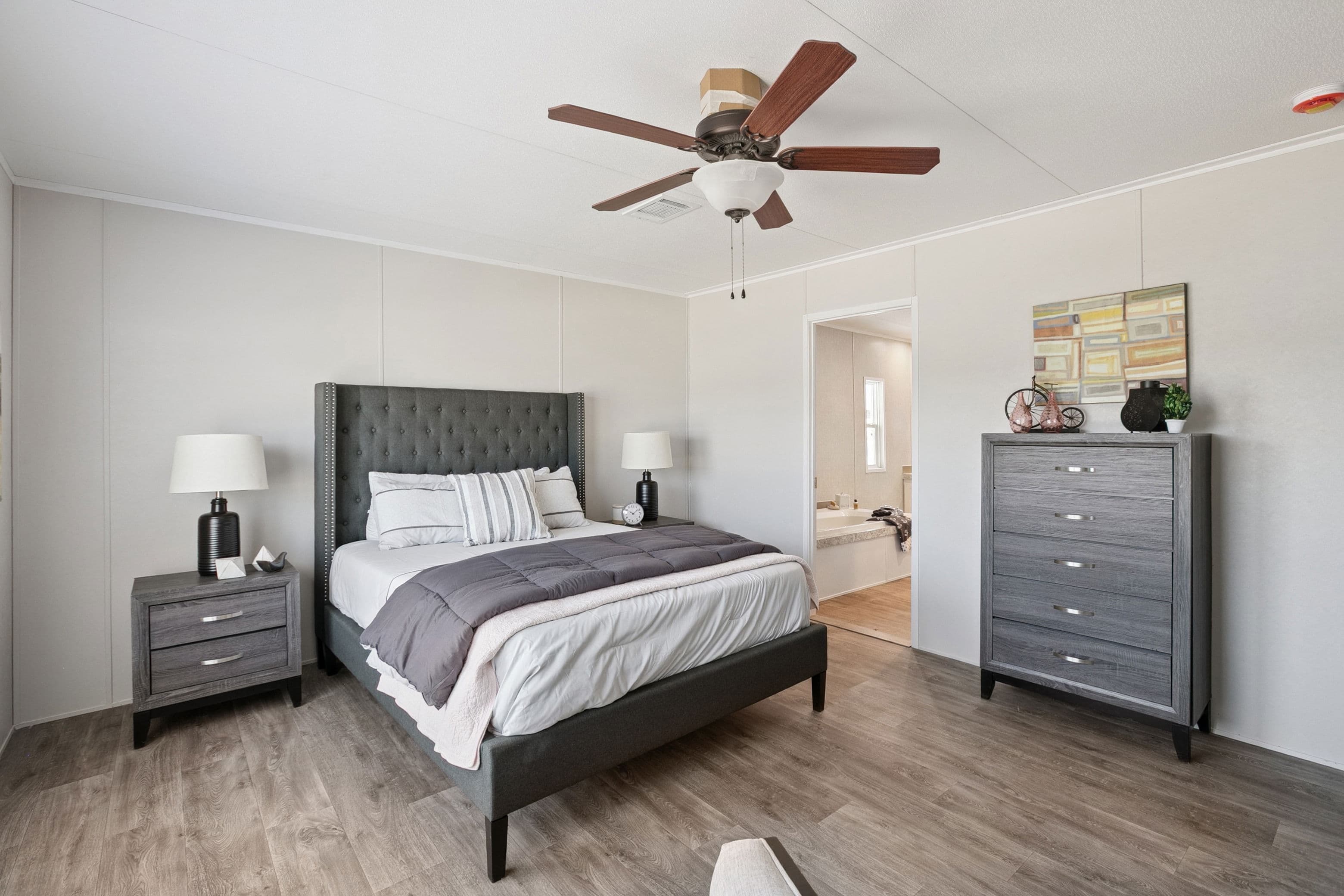 Valuhomes limited 28724p  bedroom home features