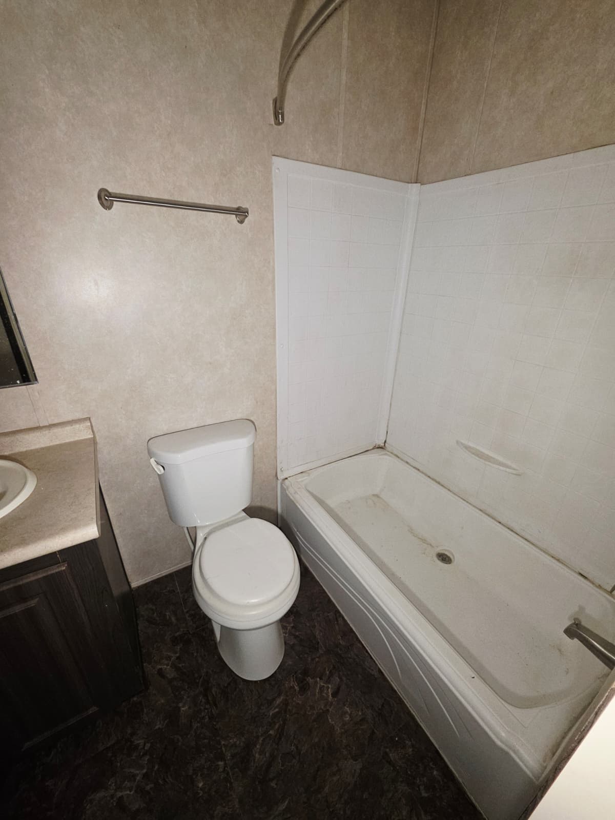 2019 legacy 1664-32c (pre-owned)  home features