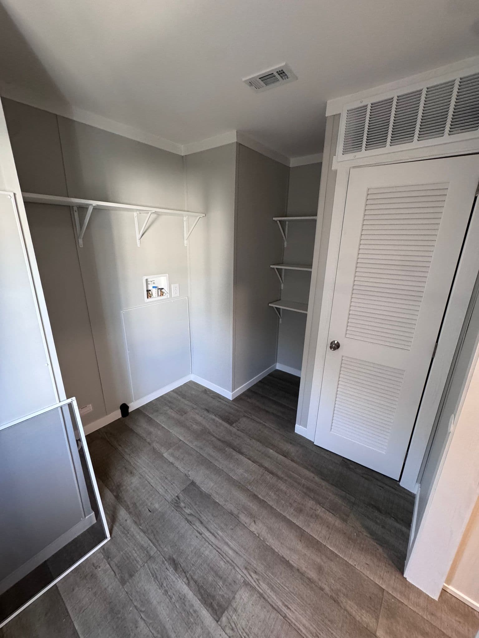 Vela 9456  home features