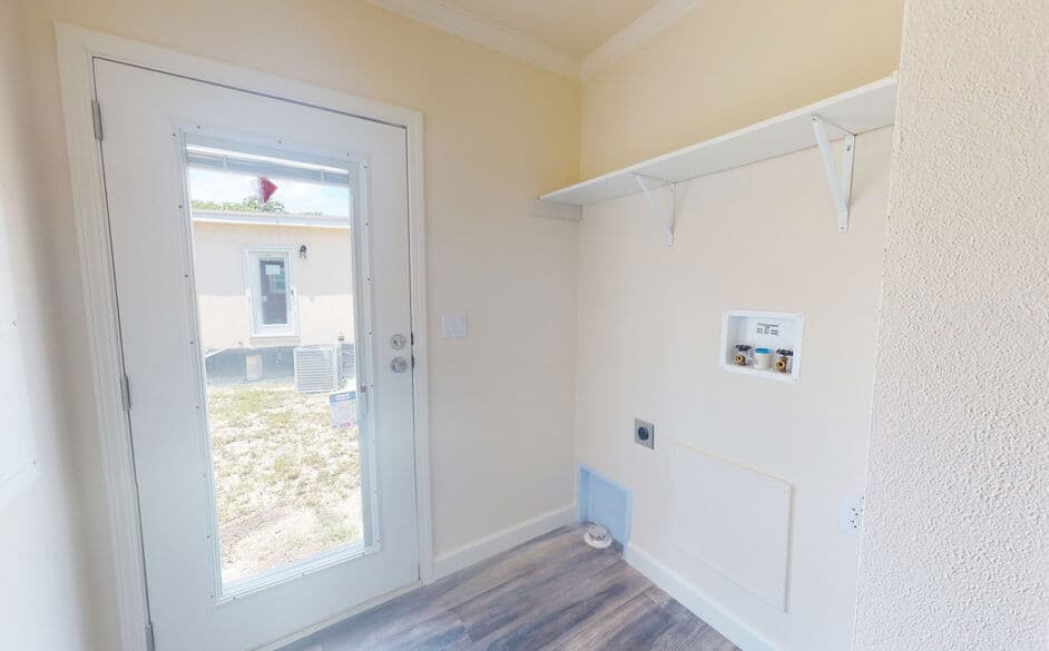 Reserve s56j interior home features