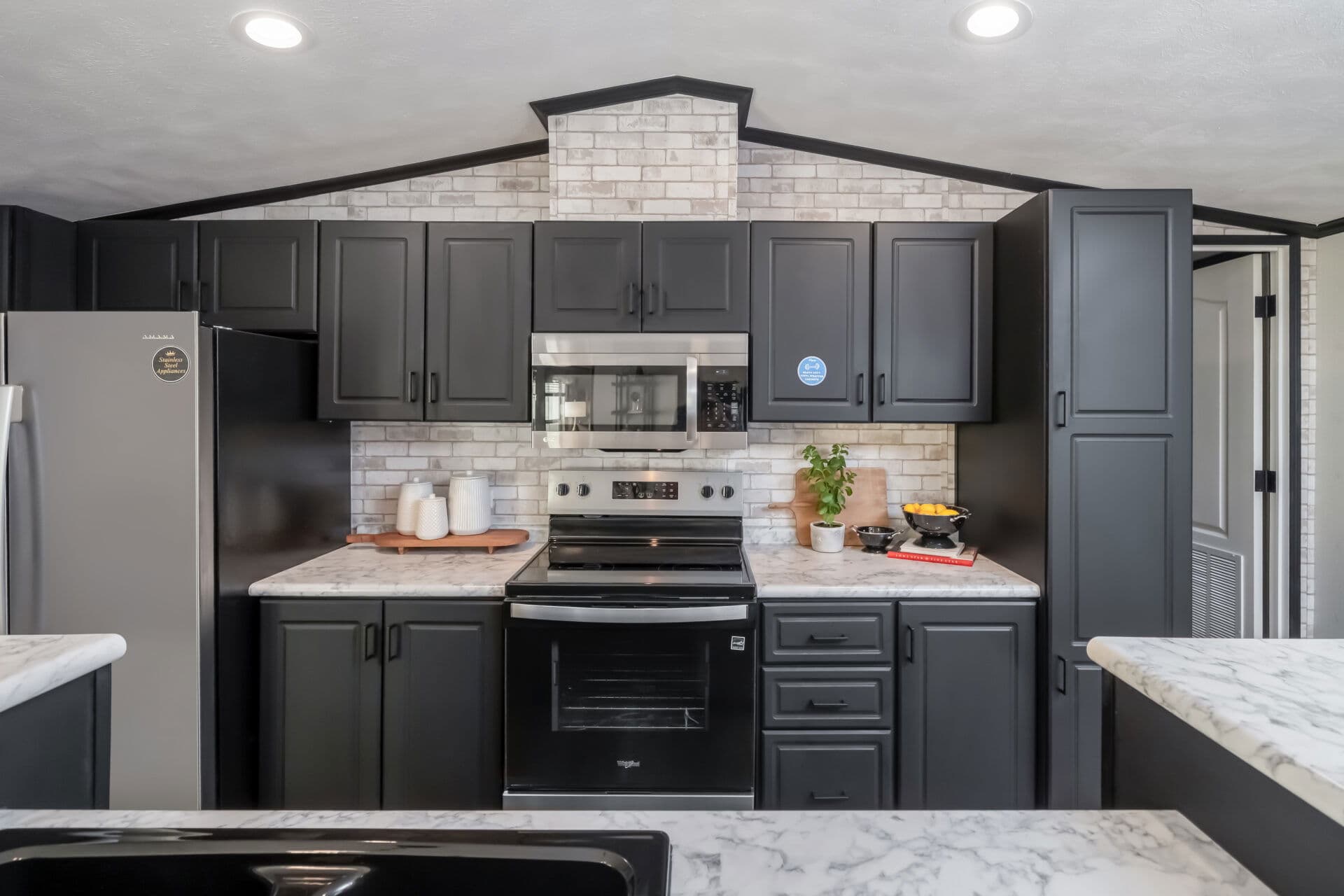 Heritage h-1868-32a kitchen home features