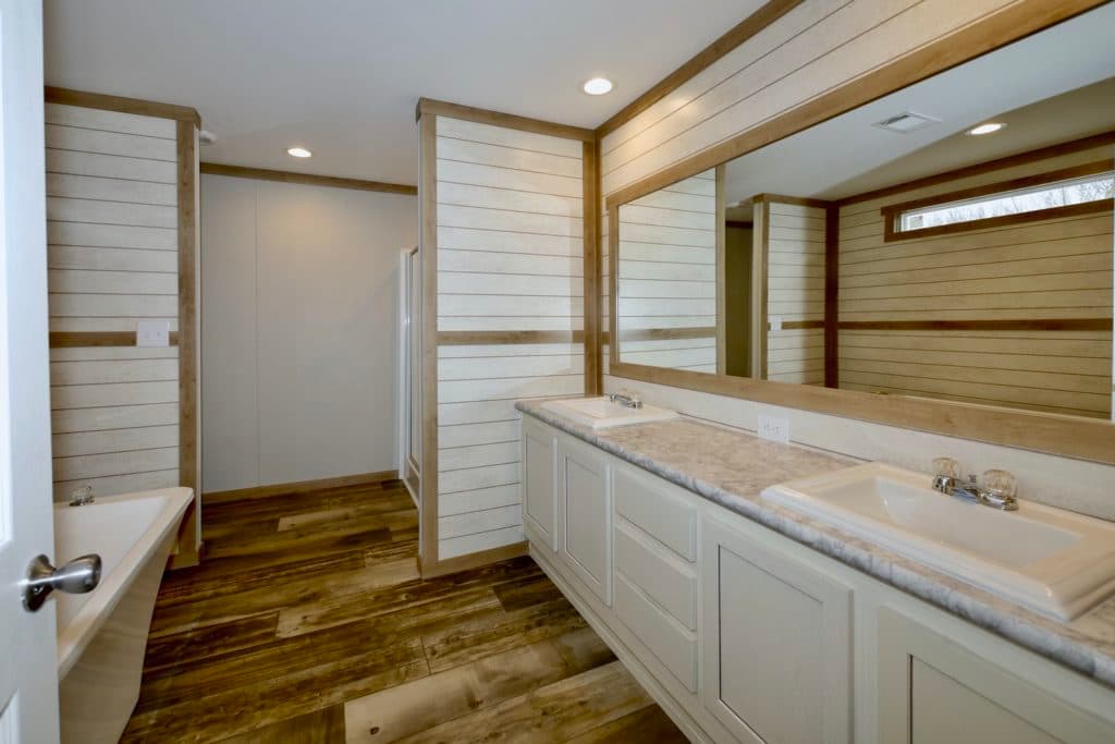 Mariana 9776 bathroom home features