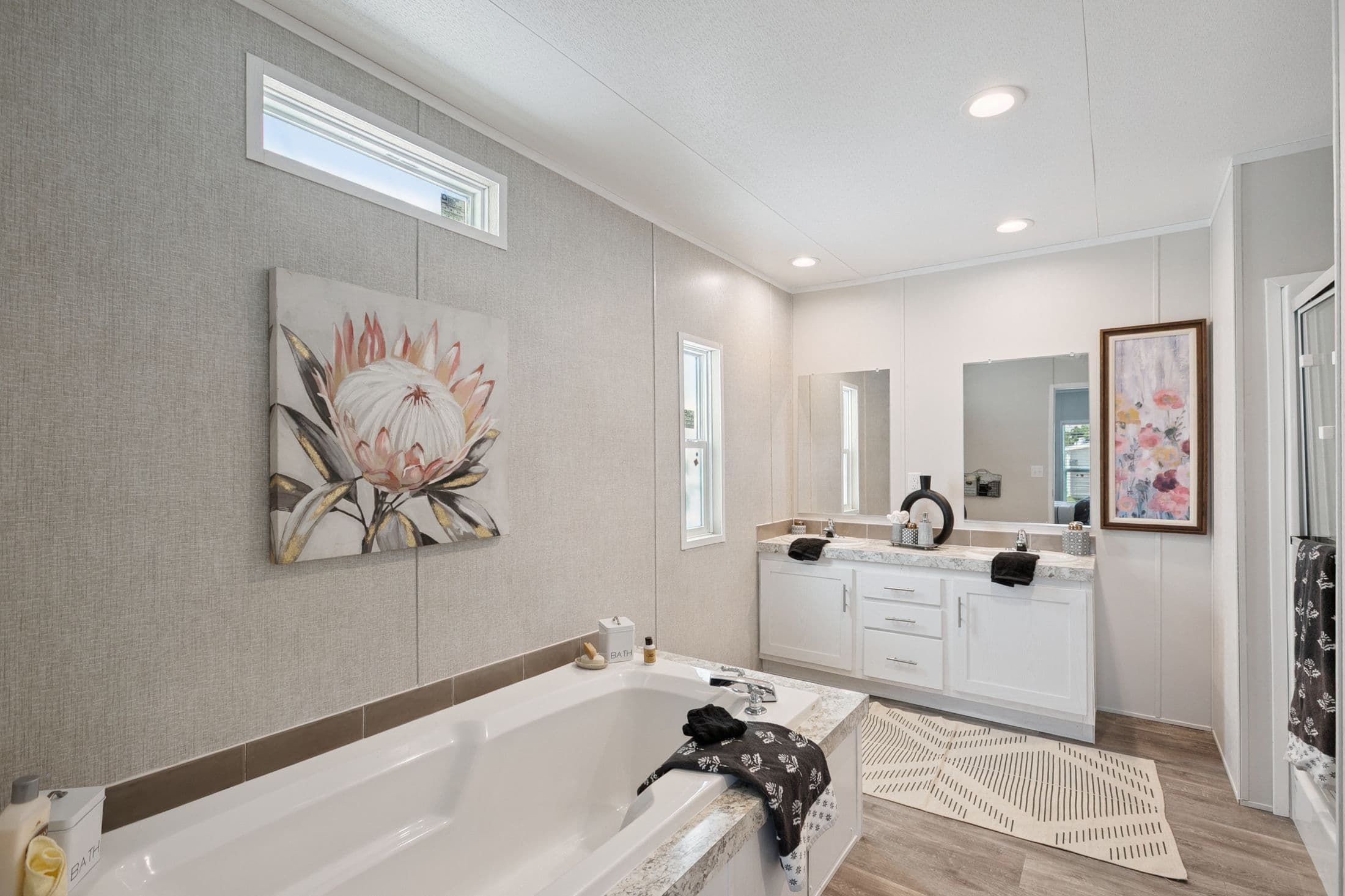 Valuhomes limited 28724p  bathroom home features