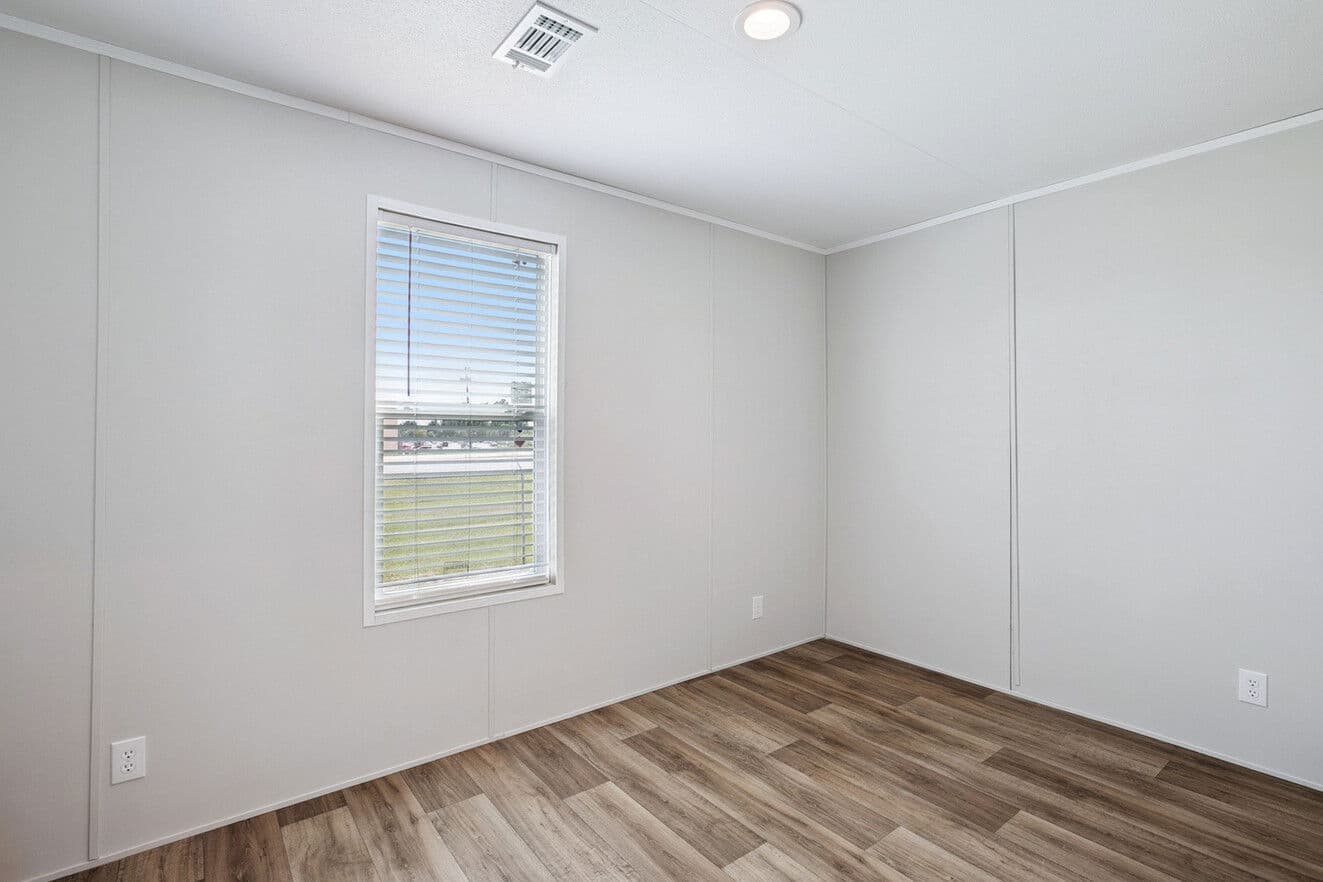 Valor 16763n  interior home features