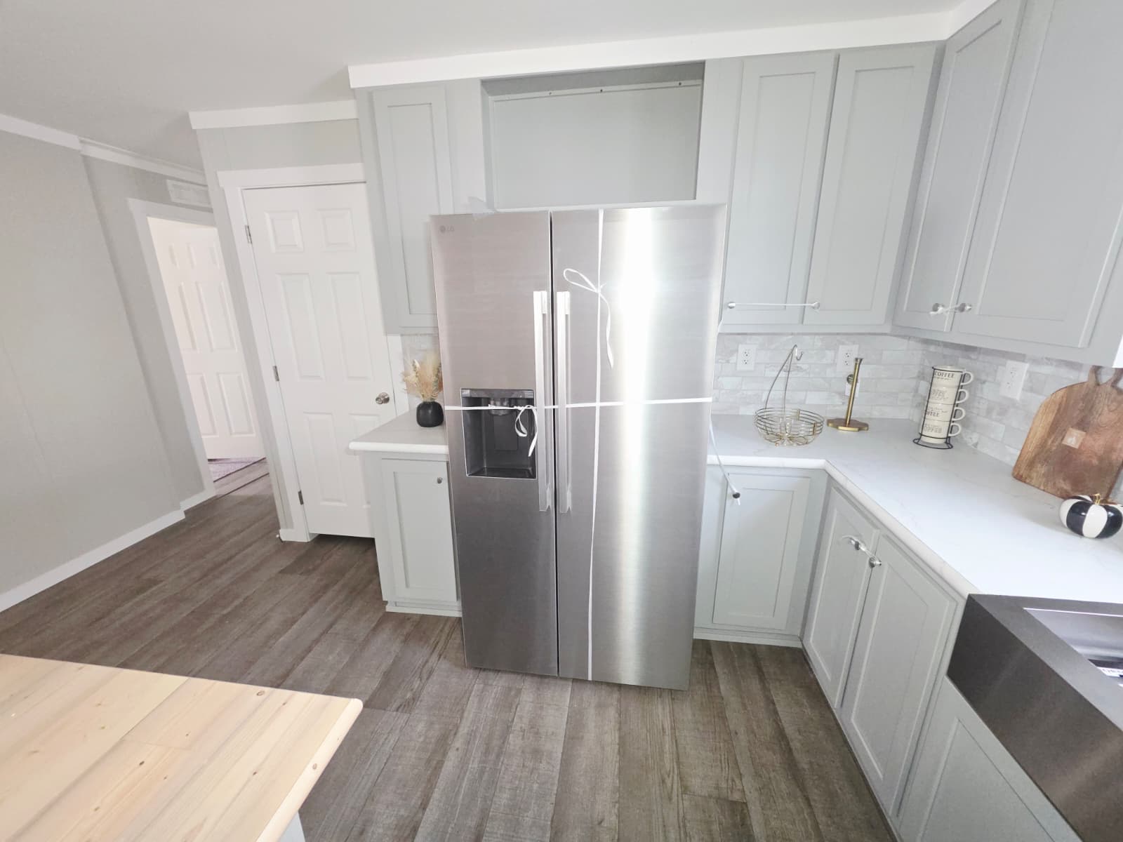 Scorpio 9469  home features