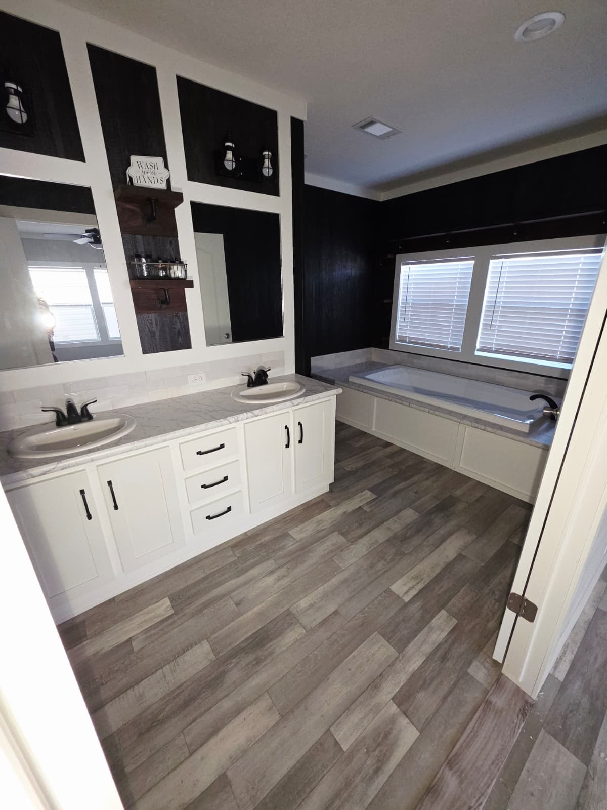 2024 palm harbor - like new!!! (pre-owned)  home features