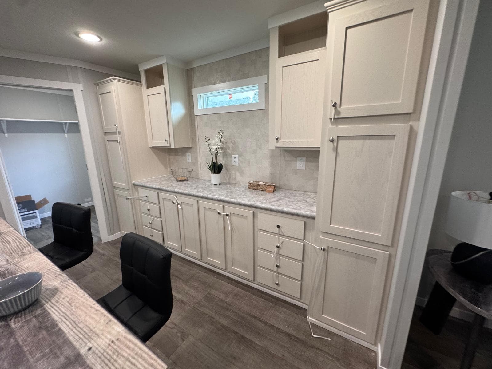 Del canto 231  home features