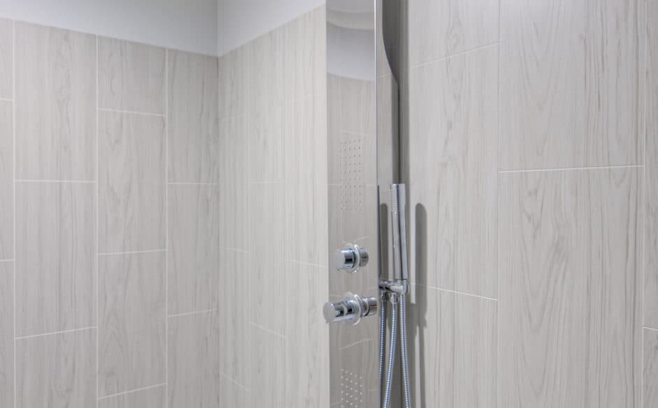 Trailblazer t76b bathroom home features
