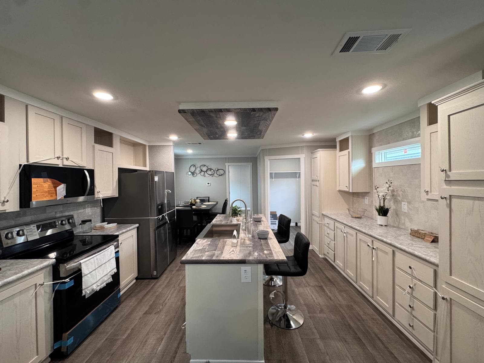 Del canto 231  home features