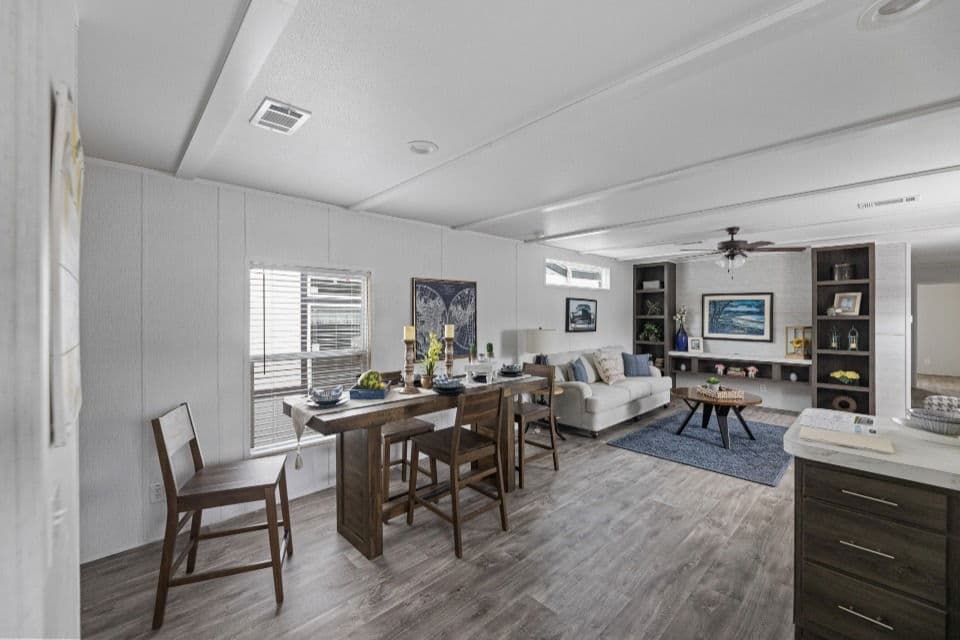 Pinnacle 16763p interior home features