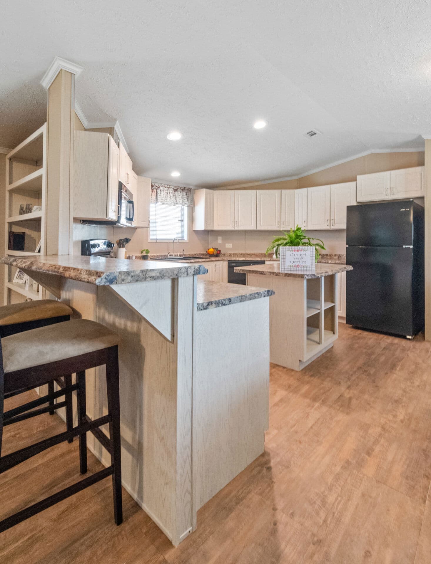 Classic c-1880-32f kitchen home features