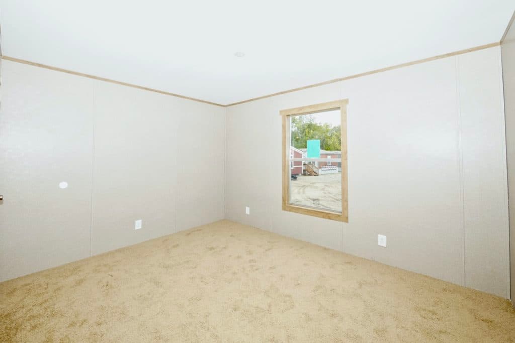 Orion 9176 bedroom home features