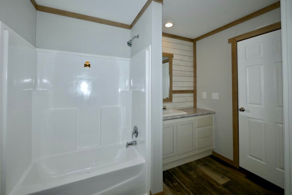 Mariana 9776 bathroom home features