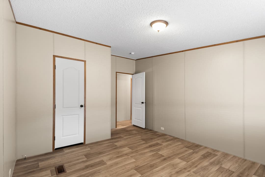 Heritage h-3260-32a bedroom home features