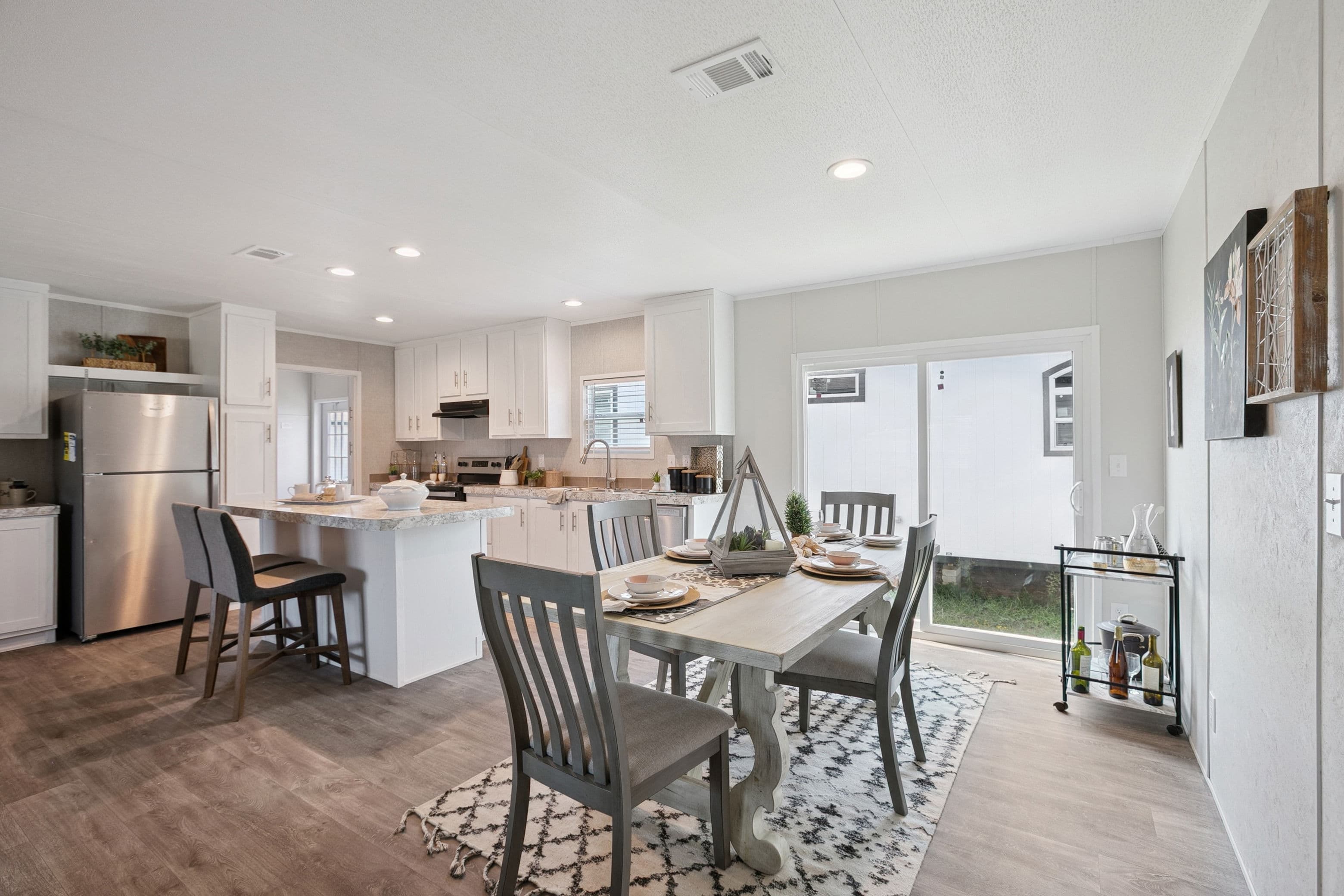 Valuhomes limited 28724p  interior home features