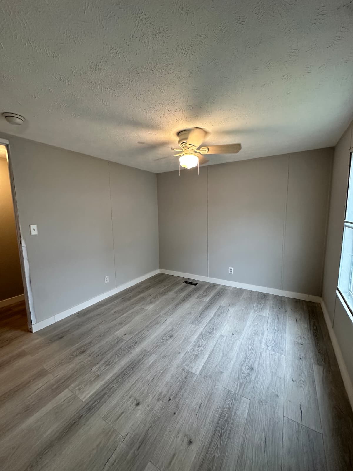 2014, 16x76, set in park, new caney, $6,000 down (pre-owned)  home features