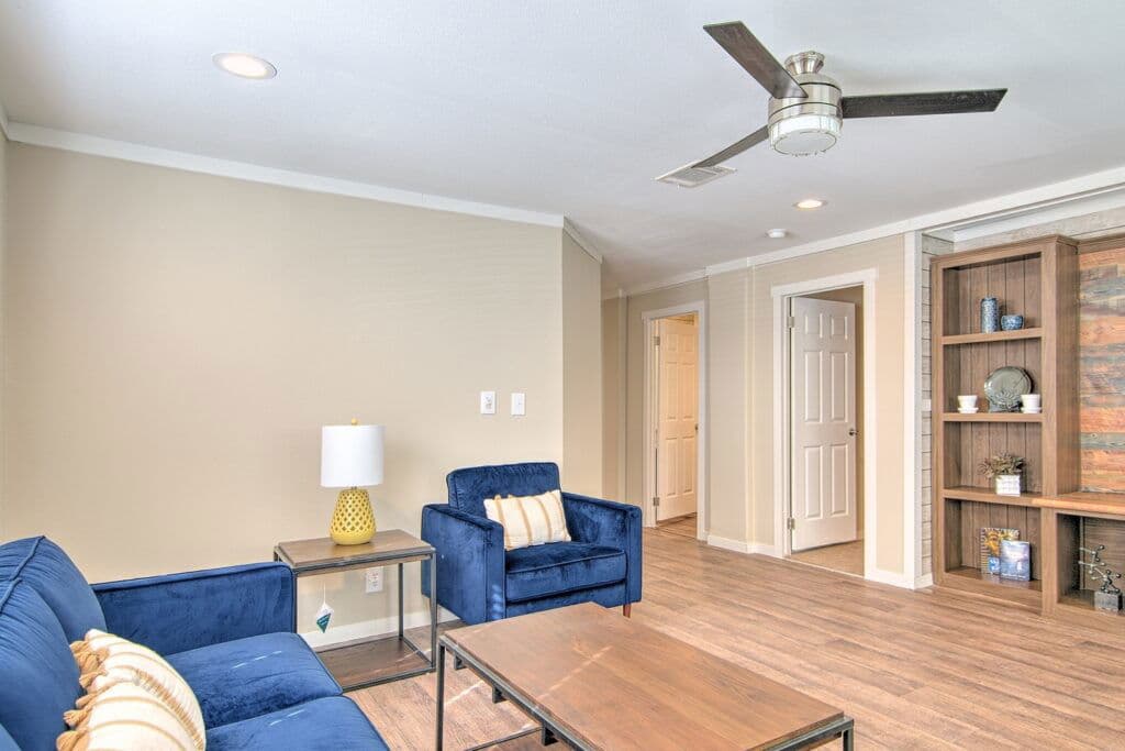 Bella 9876 interior home features