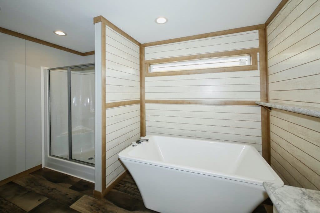 Macey 9768 bathroom home features