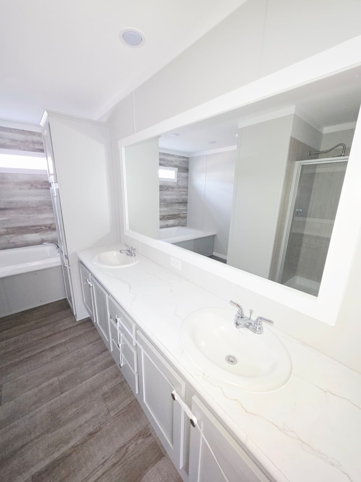 Scorpio 9469  home features