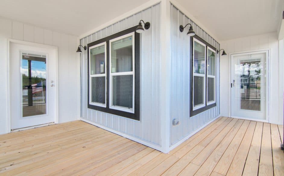 Pearl 6370 exterior home features