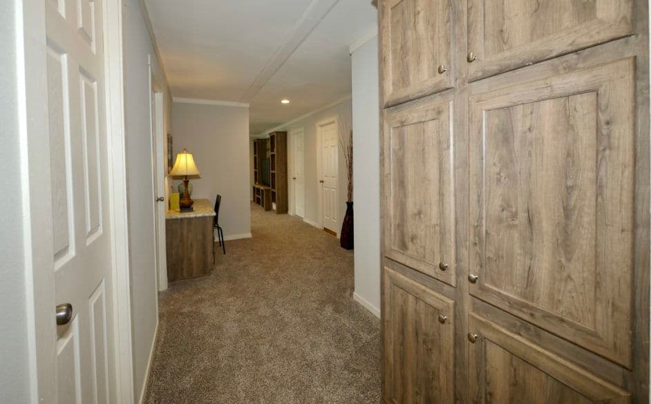 High plains 3387 bedroom home features