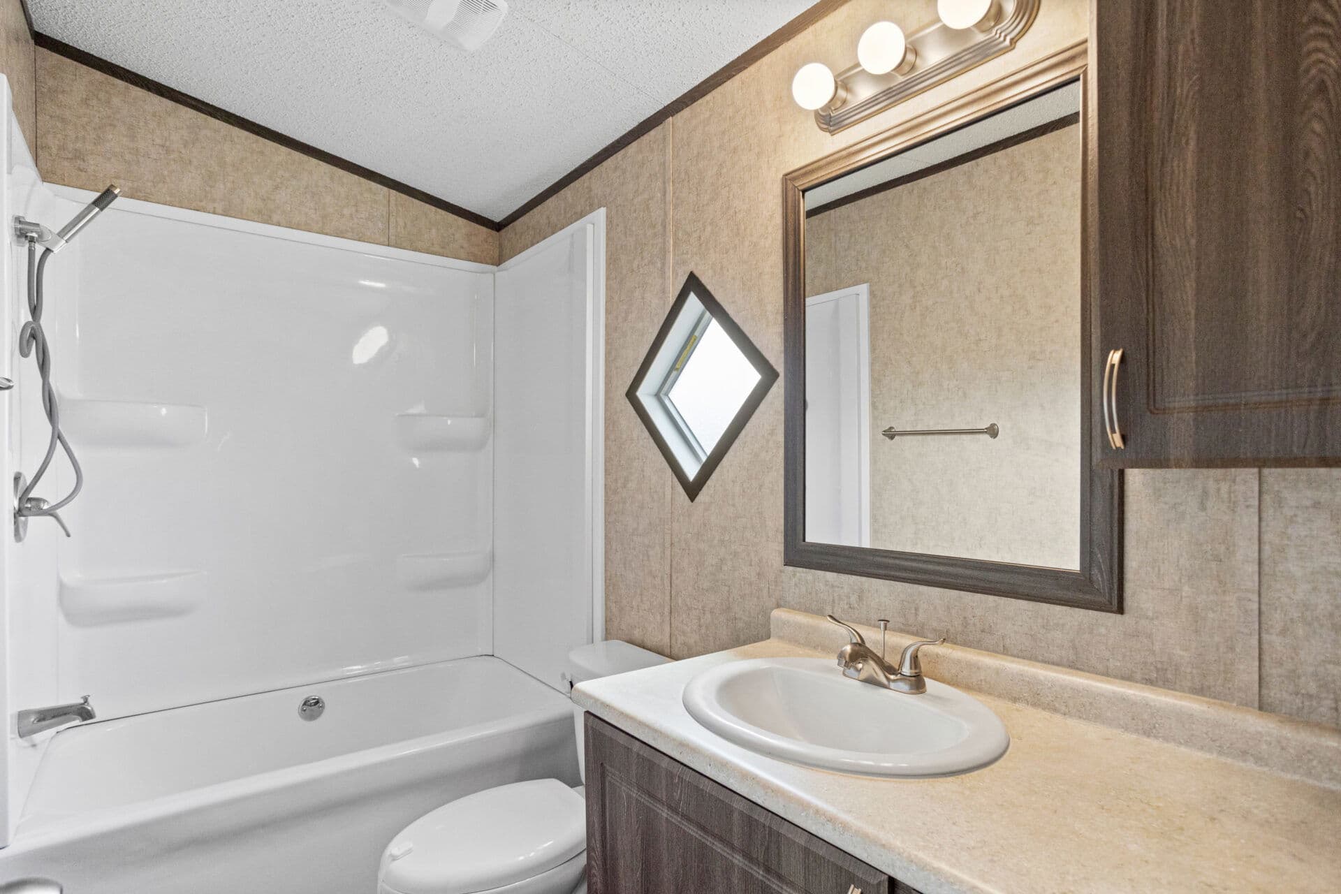 Classic c-1680-32d bathroom home features