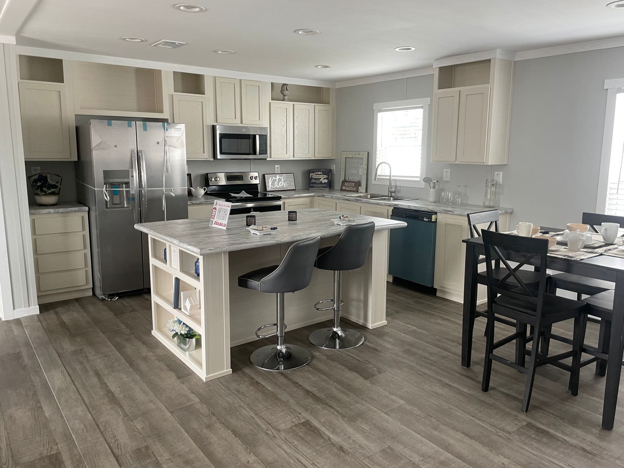 Cousteau 7652  home features