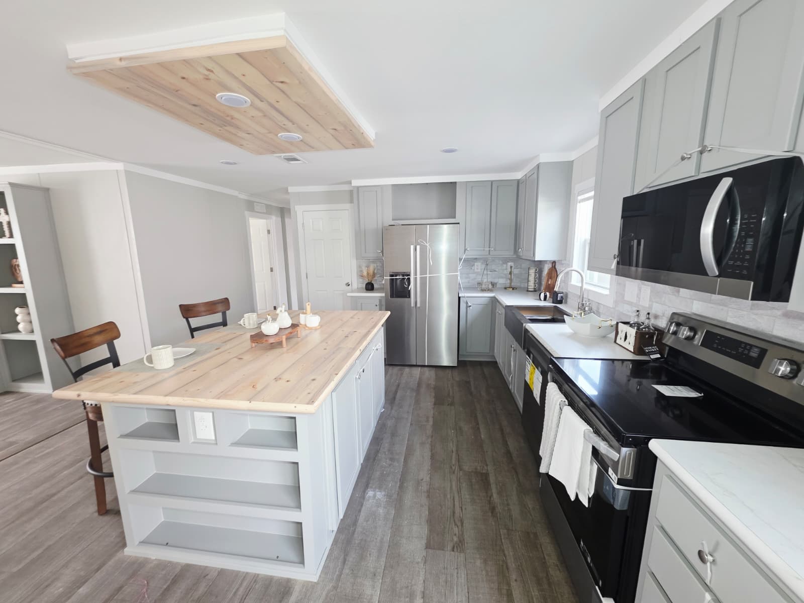 Scorpio 9469  home features