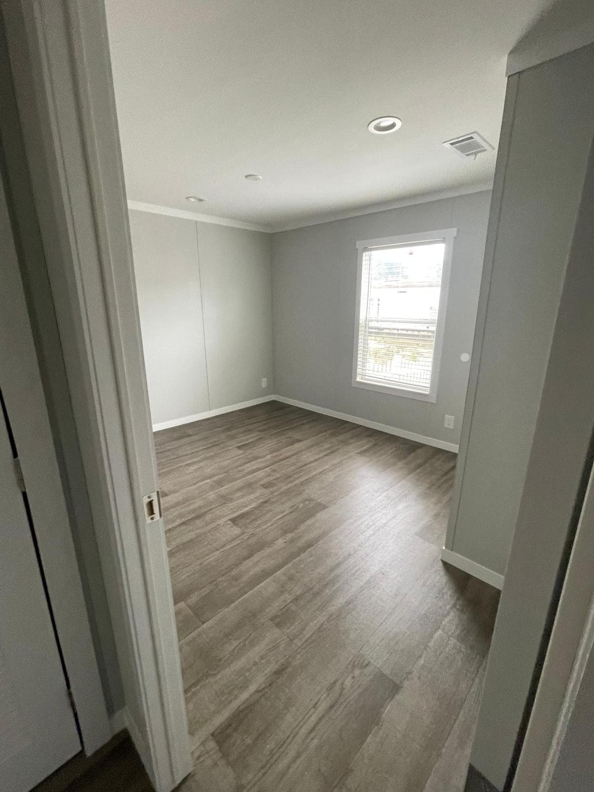 Cousteau 7652  home features