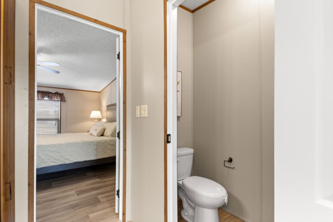 Heritage h-3260-32a bathroom home features