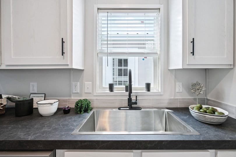 Valor 16763n  kitchen home features