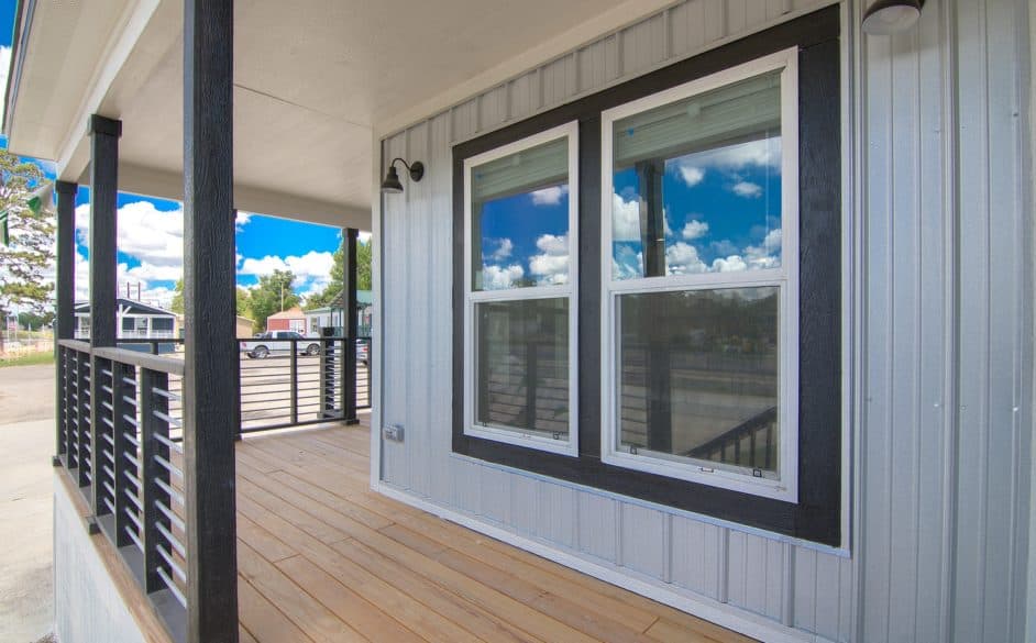 Pearl 6370 exterior home features