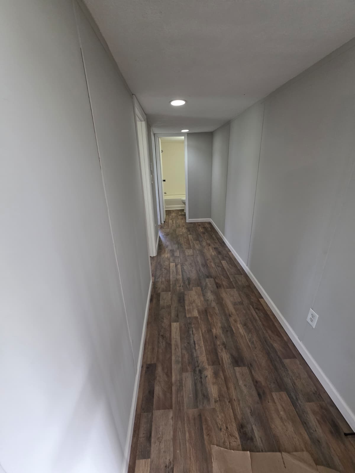 $59,900, owner financing $5,000 down, year 1998, 16x76, set in park, new caney (pre-owned)  home features